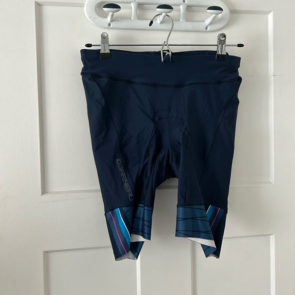 Biking shorts - Picture 1 of 9